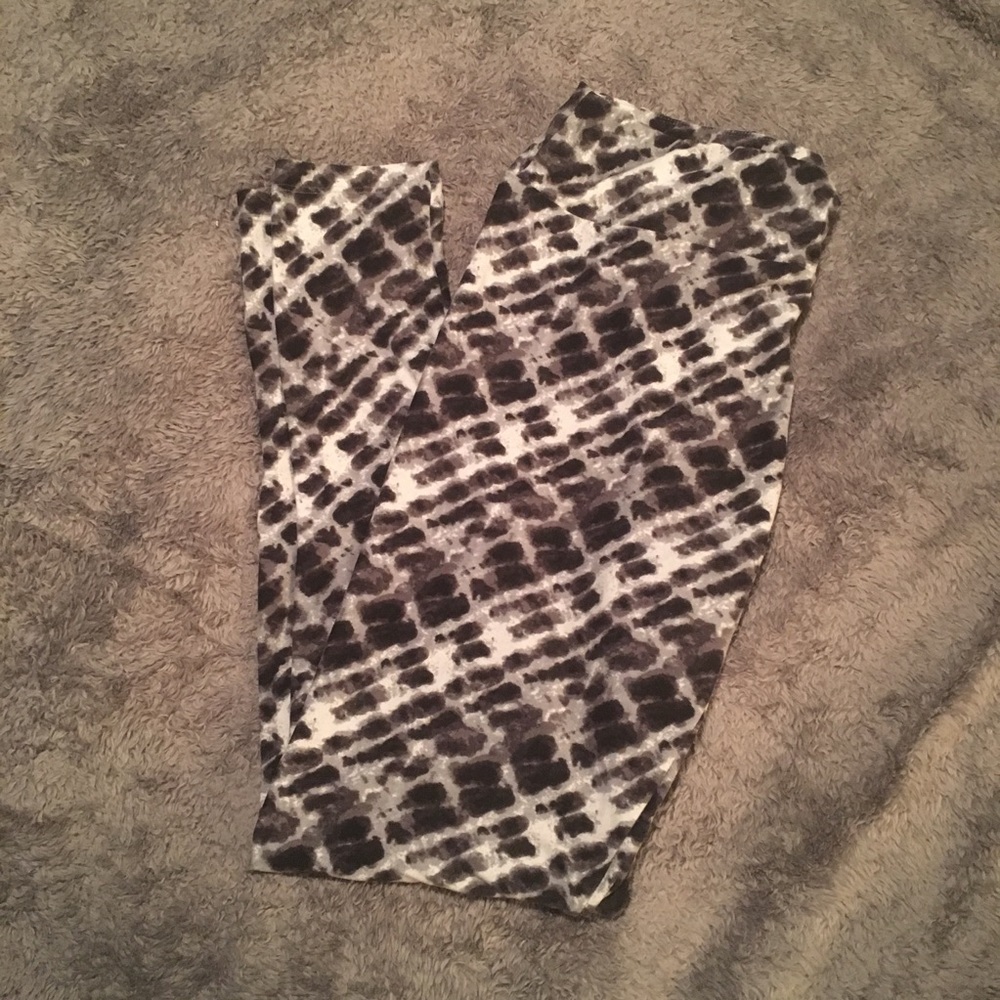 LULAROE TC LEGGINGS